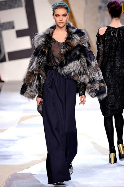 Look 36